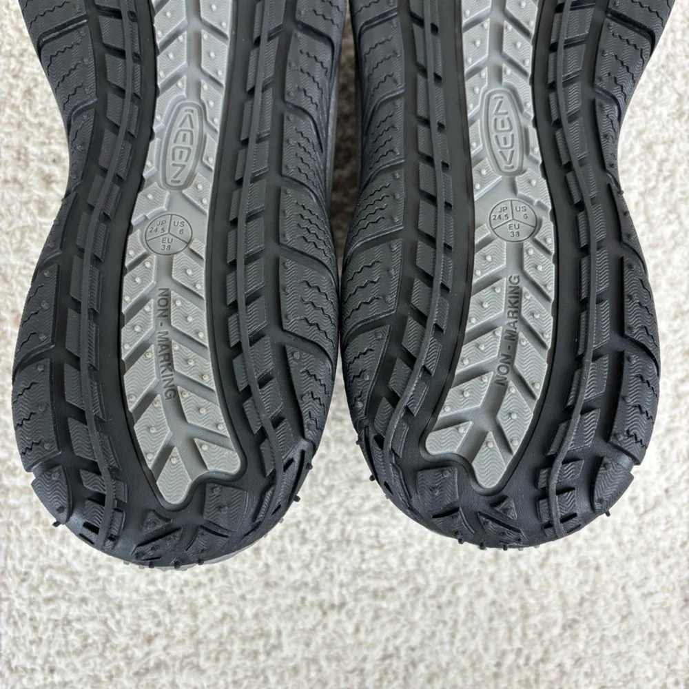 Keen Shoes Boys 6 Blue Speed Hound‎ Non Marking Treaded Hook Loop Bicycle Sports